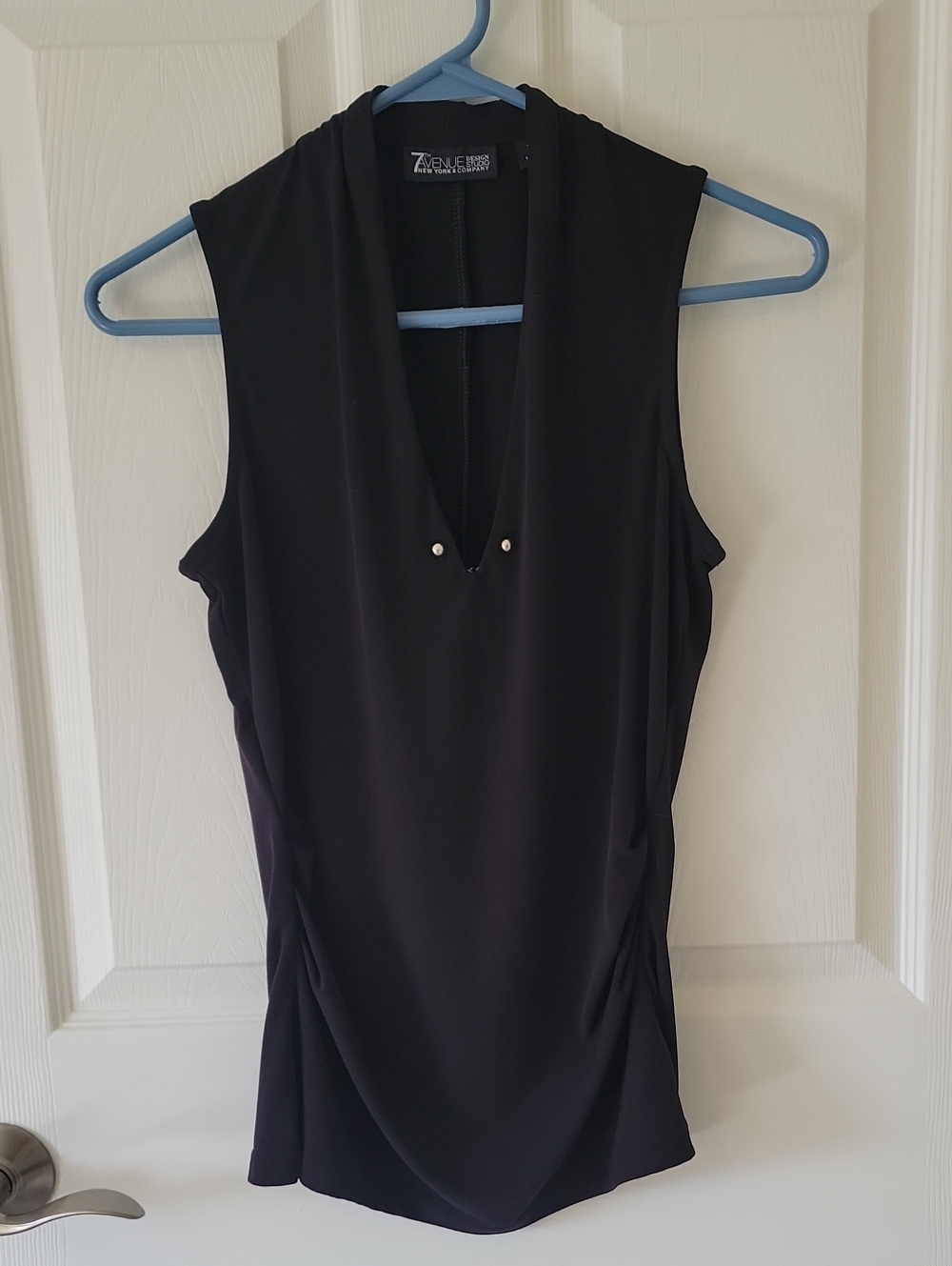 7th Avenue Design Studio Black V-Neck Sleeveless Top